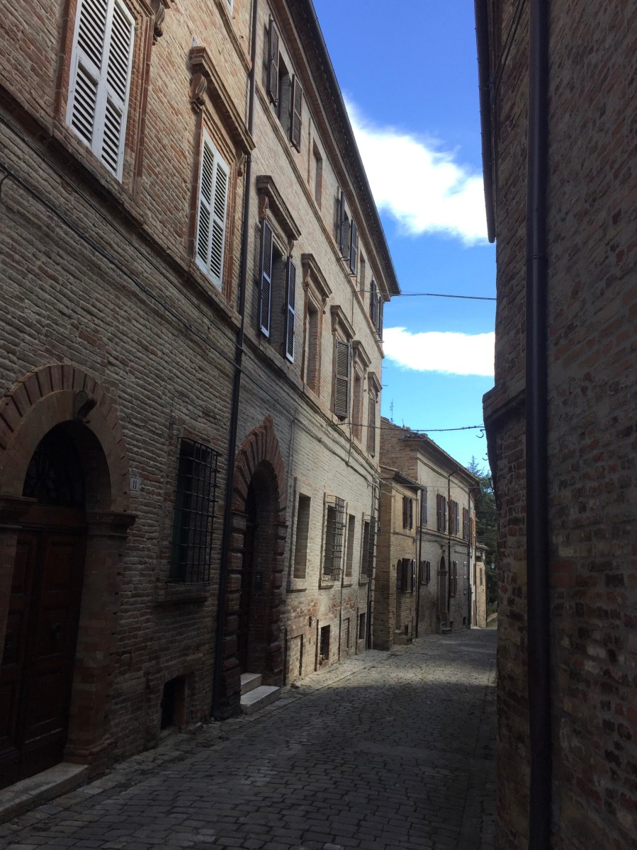 #Lemarchemagic #mediaevalvillages #landscapes #rolling hills #Monteleone #Belmonte #Santavicttoria #Montelparo #adventures #travel