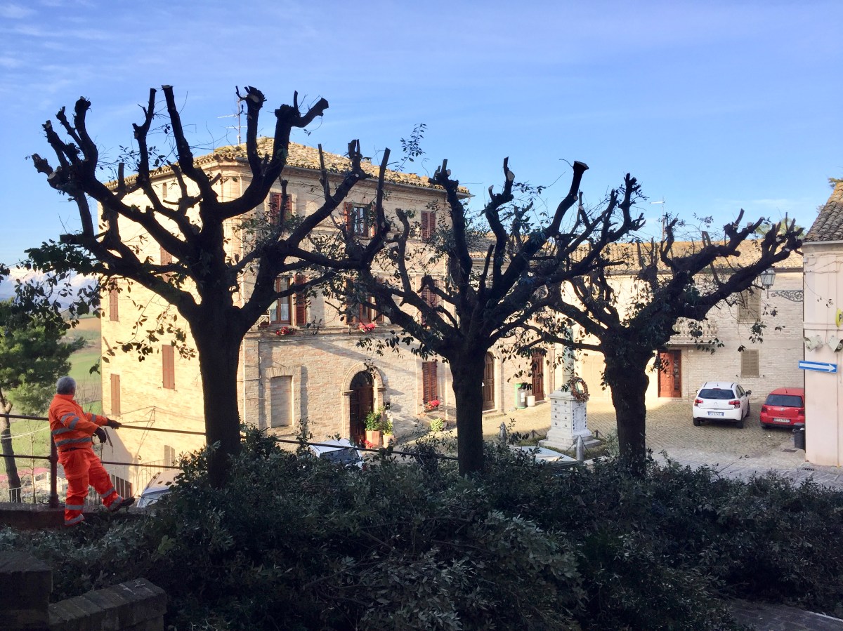 #lemarchemagic #medievalvillages #lemarche #Maglianoditenna #Magliano #castles #Moresco