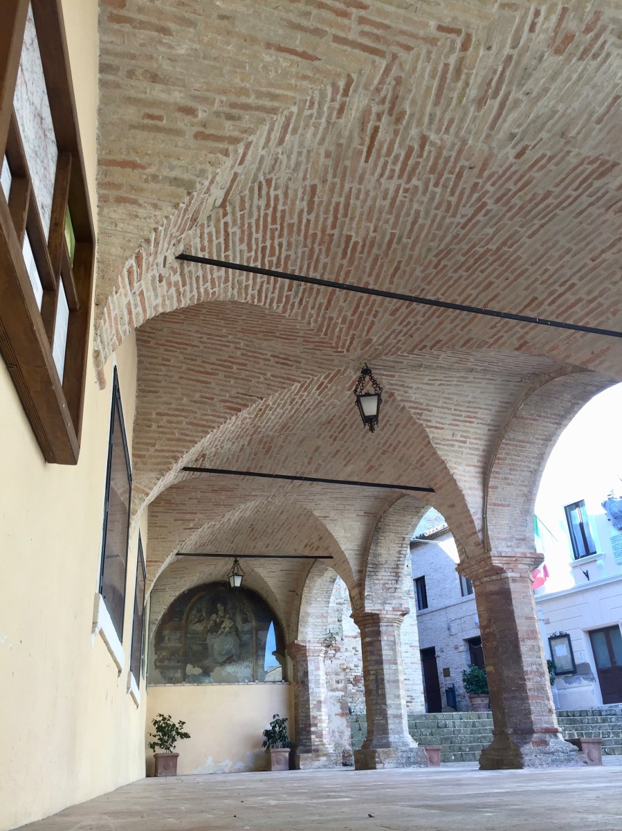 #lemarchemagic #medievalvillages #lemarche #Maglianoditenna #Magliano #castles #Moresco