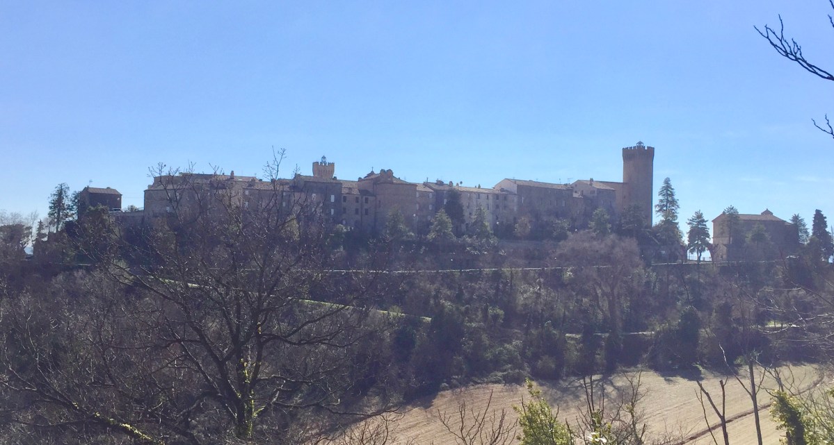 #lemarchemagic #medievalvillages #lemarche #Maglianoditenna #Magliano #castles #Moresco