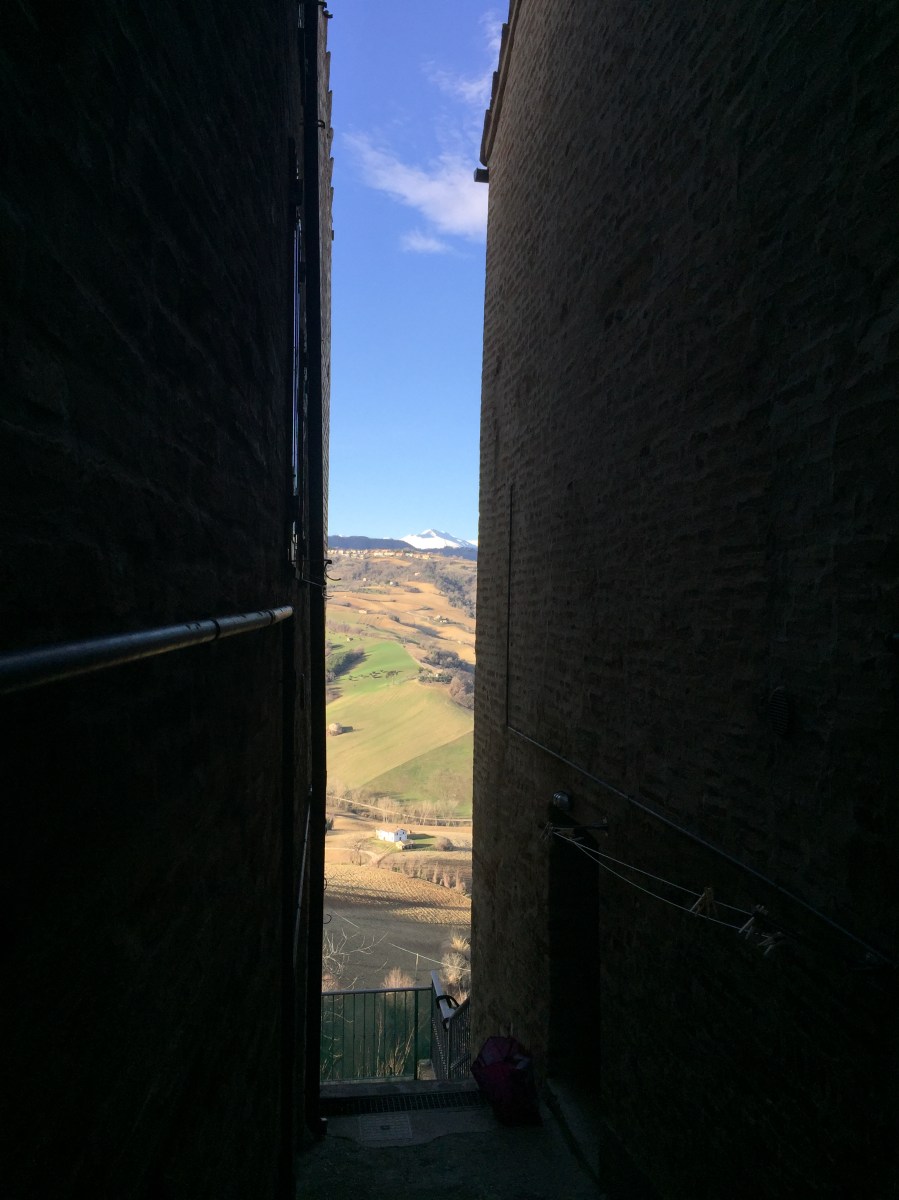 #Lemarchemagic #mediaevalvillages #landscapes #rolling hills #Monteleone #Belmonte #Santavicttoria #Montelparo #adventures #travel