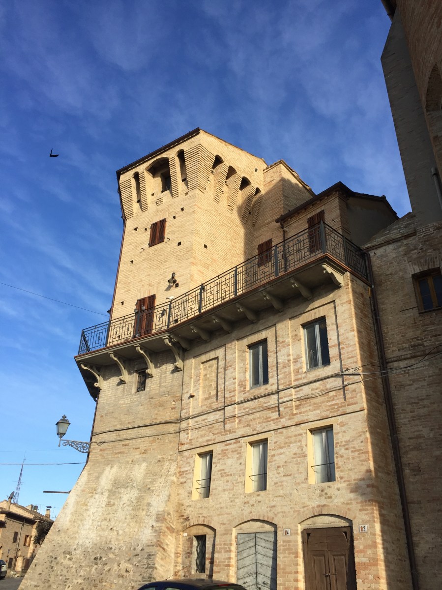 #lemarchemagic #medievalvillages #lemarche #Maglianoditenna #Magliano #castles #Moresco