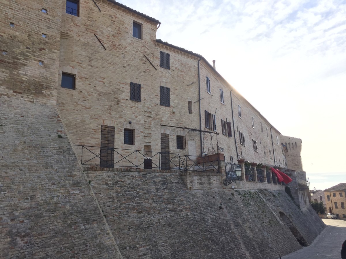 #lemarchemagic #medievalvillages #lemarche #Maglianoditenna #Magliano #castles #Moresco