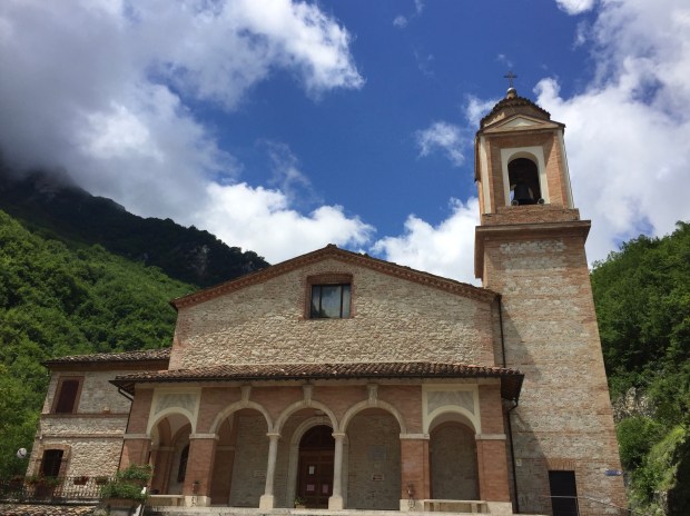 #LeMarcheMagic #MonteSanMartino #Madonnadell’Ambro #Smrillo #LavandaBlu #Petritoli #CarloCrivelli #VincenzoPagani #VittoreCrivelli #DrivingBackRoads #SacredChurch #AmazingArt