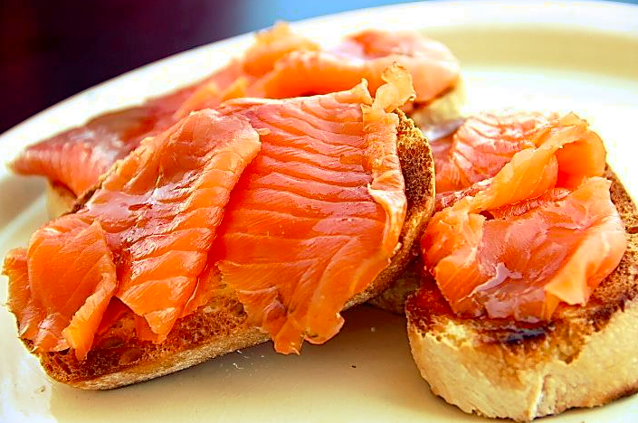 #lemarchemagic #lemarche #Monteleone #Salmonfestival #italianvacation #fffuméehomerestaurant #smokedsalmon