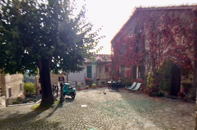 #montemonaco #sibillininationalpark #ascolipiceno #lemarchemagic #chestnuts #sagras #italianvacations #offthebeatenpath #lemarche #adventures