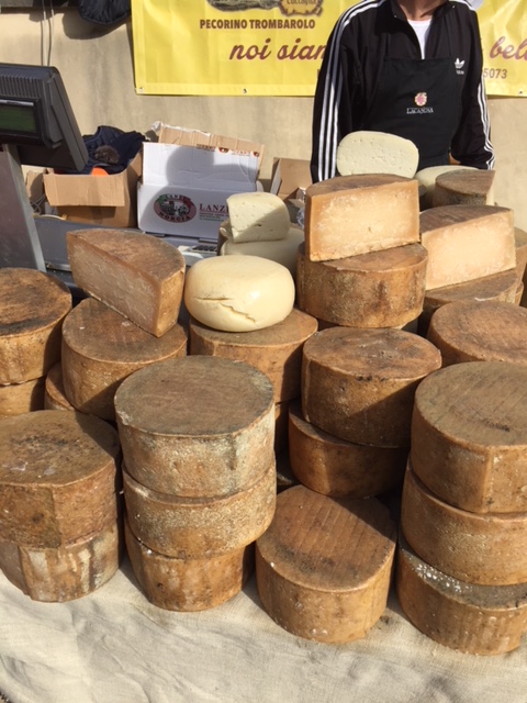 #montemonaco #sibillininationalpark #ascolipiceno #lemarchemagic #chestnuts #sagras #italianvacations #offthebeatenpath #lemarche #adventures