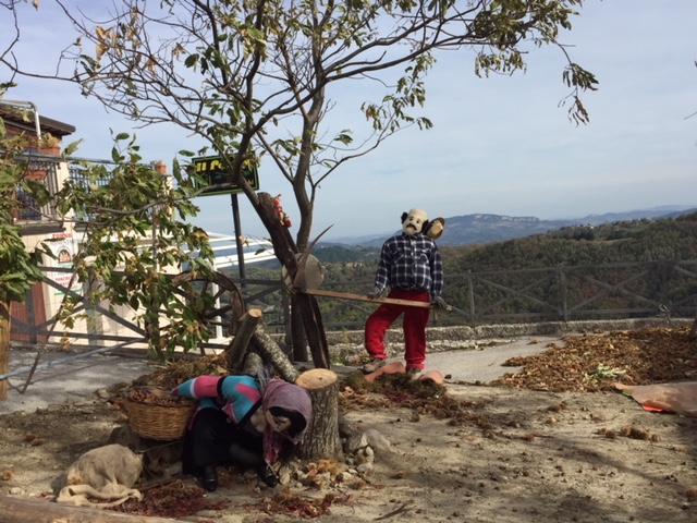 #montemonaco #sibillininationalpark #ascolipiceno #lemarchemagic #chestnuts #sagras #italianvacations #offthebeatenpath #lemarche #adventures