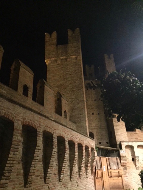 #lemarche #lemarchemagic #gradaraitaly #medievalvillages #castles #pesarourbino #PU #francescaepaolo  #eurpeancamperadventures