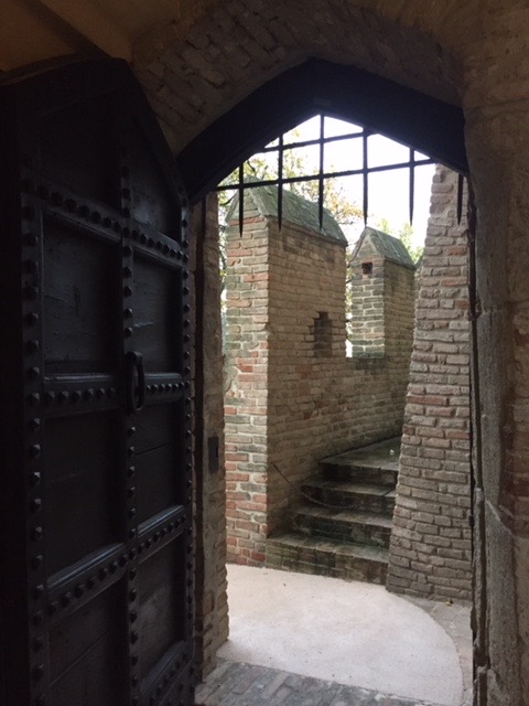 #lemarche #lemarchemagic #gradaraitaly #medievalvillages #castles #pesarourbino #PU #francescaepaolo #eurpeancamperadventures