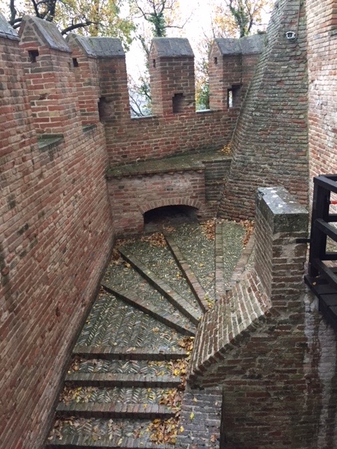 #lemarche #lemarchemagic #gradaraitaly #medievalvillages #castles #pesarourbino #PU #francescaepaolo #eurpeancamperadventures