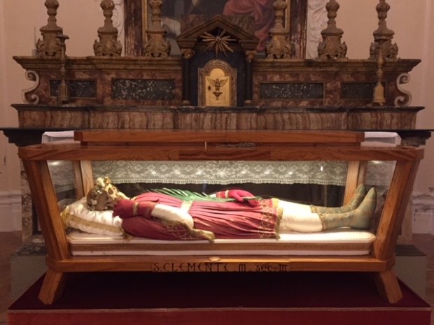 #lemarche #lemarchemagic #gradaraitaly #medievalvillages #castles #pesarourbino #PU #francescaepaolo #eurpeancamperadventures