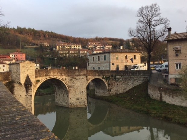 #lemarche #lemarchemagic #fermignano #medievalvillages #castles #pesarourbino #furlopass #eurpeancamperadventures #romanbridges #gloadelfurlo #grandcanyonofitaly #fiumemetauro #rivercandigliano #apenninemountains