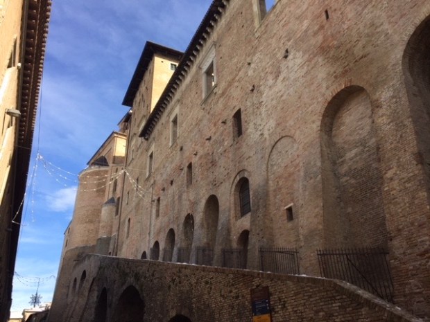 #lemarche #lemarchemagic #fermignano #medievalvillages #castles #pesarourbino #furlopass #eurpeancamperadventures #romanbridges #goladelfurlo #santangeloinvado #domusdelmito #fiumemetauro #rivercandigliano #apenninemountains #urbino