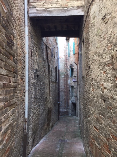 #lemarche #lemarchemagic #fermignano #medievalvillages #castles #pesarourbino #furlopass #eurpeancamperadventures #romanbridges #goladelfurlo #santangeloinvado #domusdelmito #fiumemetauro #rivercandigliano #apenninemountains #urbino