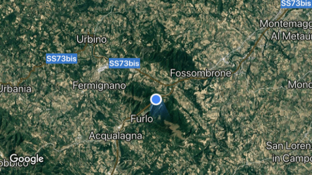 #lemarche #lemarchemagic #fermignano #medievalvillages #castles #pesarourbino #furlopass #eurpeancamperadventures #romanbridges #gloadelfurlo #grandcanyonofitaly #fiumemetauro #rivercandigliano #apenninemountains