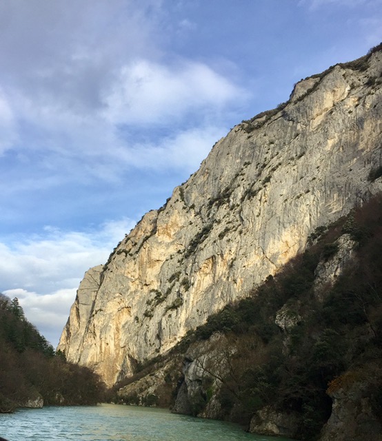 #lemarche #lemarchemagic #fermignano #medievalvillages #castles #pesarourbino #furlopass #eurpeancamperadventures #romanbridges #gloadelfurlo #grandcanyonofitaly #fiumemetauro #rivercandigliano #apenninemountains